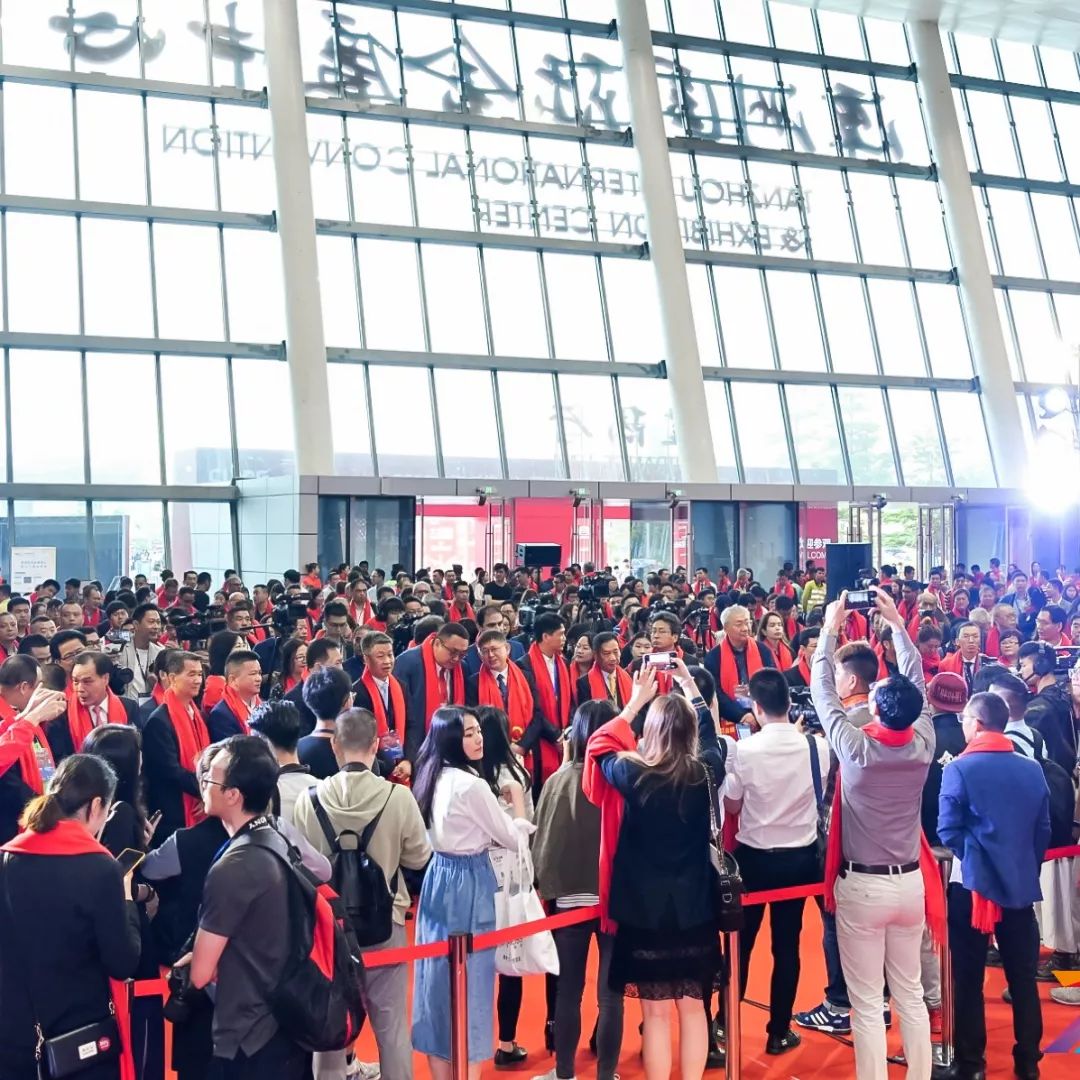 热火朝天的行业两大盛会中，大咖会去做什么？(图2)