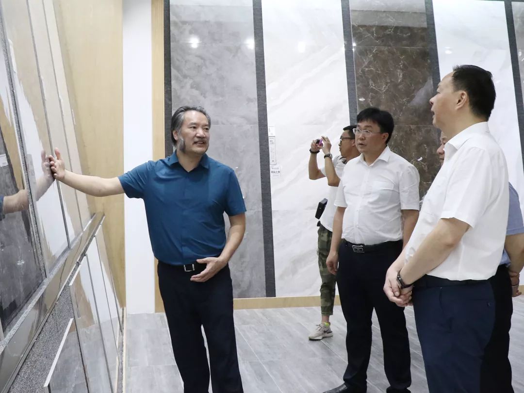 小蝌蚪视频污下载APP瓷砖,衡阳政府考察团莅临企业参观指导(图6) 小蝌蚪视频污下载APP瓷砖,衡阳政府考察团莅临企业参观指导(图6)