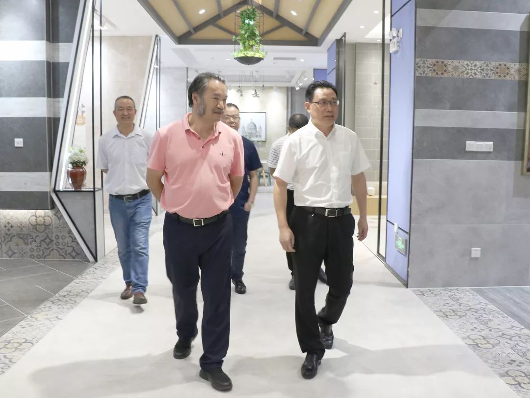衡阳政府考察团再度走进企业,共商发展未来(图4) 衡阳政府考察团再度走进企业,共商发展未来(图4)