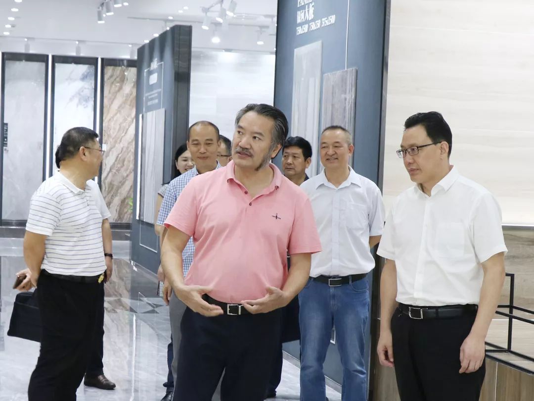 衡阳政府考察团再度走进企业,共商发展未来(图13) 衡阳政府考察团再度走进企业,共商发展未来(图13)
