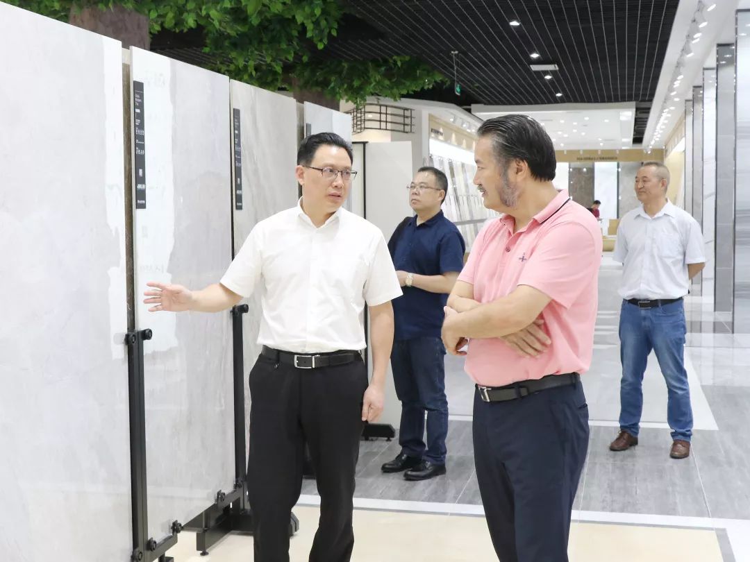 衡阳政府考察团再度走进企业,共商发展未来(图14) 衡阳政府考察团再度走进企业,共商发展未来(图14)